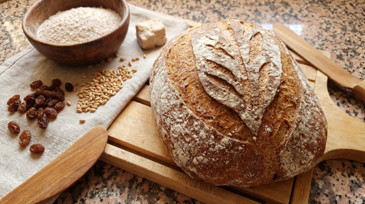 Pan integral artesanal con masa madre